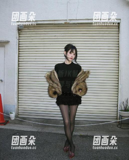 紧急企划-小枫 紧急企划 - 小枫最新JK制服套图,捕捉少女心中的少女梦与青春幻想.txt
