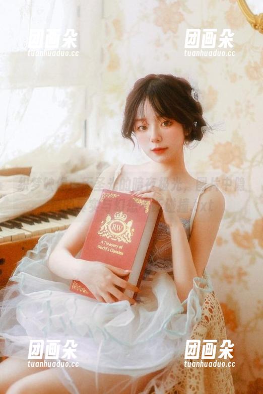 织梦映像 织梦映像:无圣光的暗夜极光,图片中隐藏的真实与幻想不断碰撞.txt