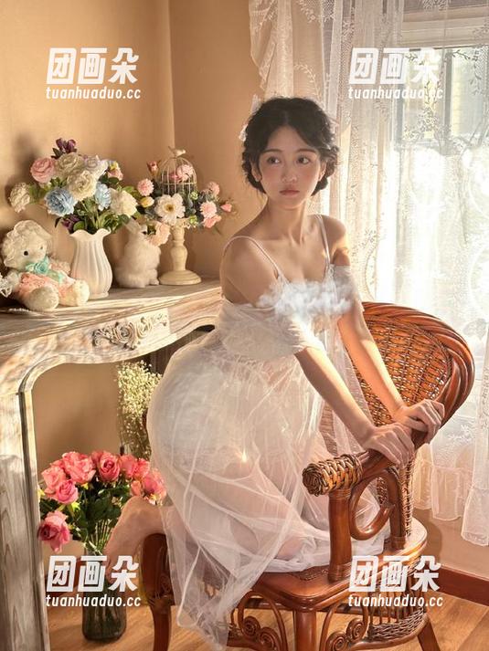 绮梦摄影 - 免费获取月月双人写真，带你领略不同寻常的摄影之美.txt
