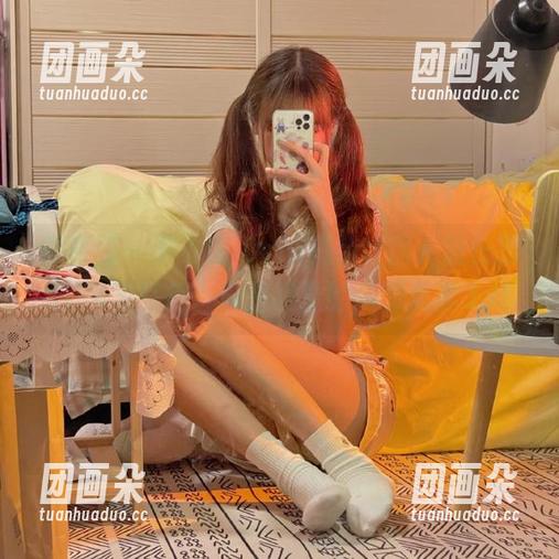 微密圈 - 羊小雪juvia最新套图：舰长图包–4.9红色，真是视觉的绝对盛宴.txt