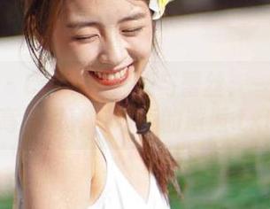 美媛馆 – Carina梦绮与蕾丝：一场关于高清写真与时尚的邂逅.txt