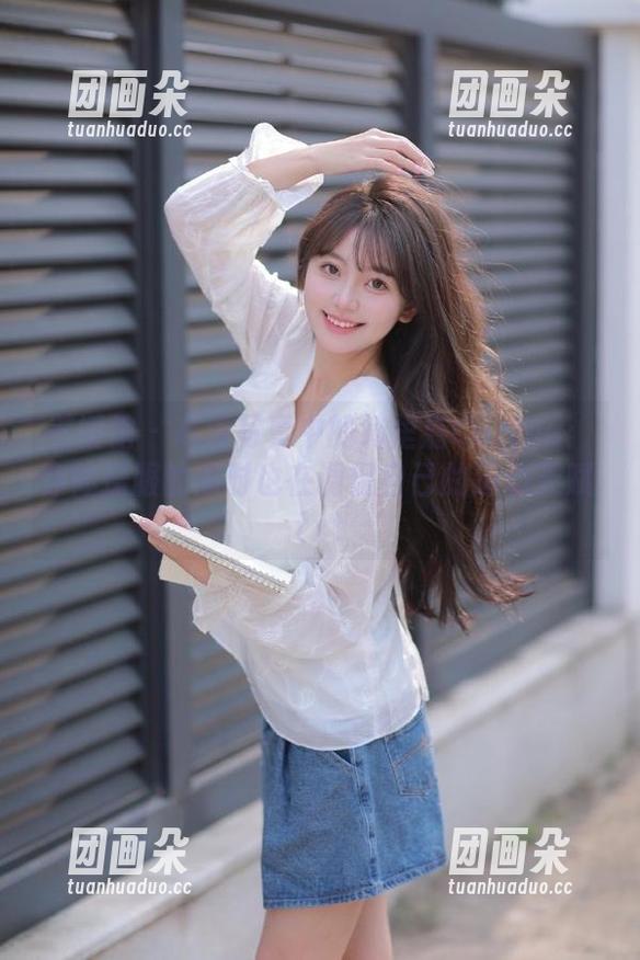 美媛馆-绮里嘉Carina 美媛馆 - 高清写真中的绮里嘉Carina:穿体操服的同时也在调侃自己的运动天赋.txt