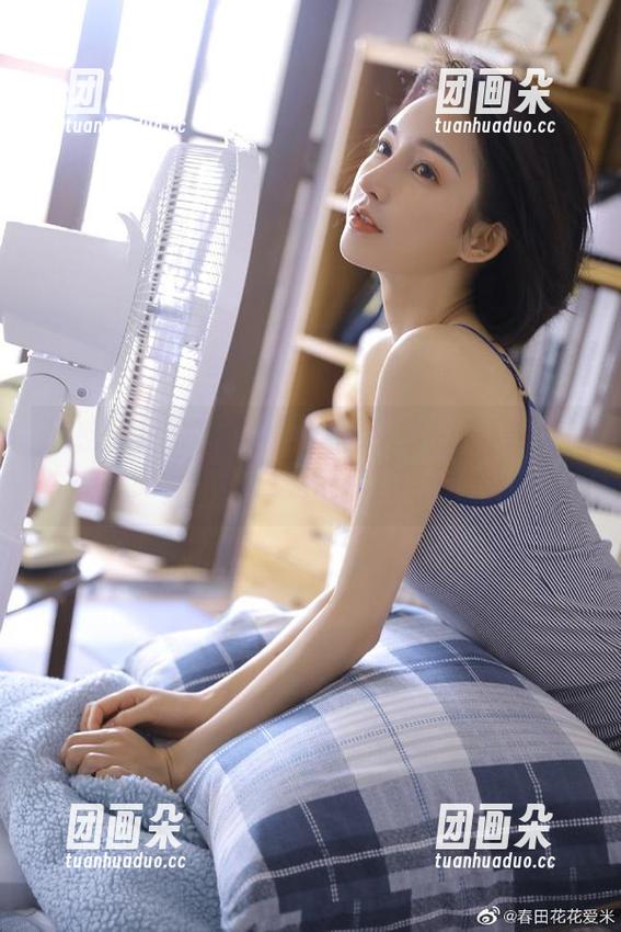 微密圈 - 探索艾拉·isla牛仔裤的独特魅力，最新作品集更新让你目不暇接！.txt
