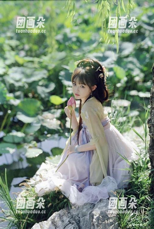 花漾show-Cris_卓娅祺 花漾show - Cris_卓娅祺丝袜写真:揭秘优雅女性的时尚套图.txt