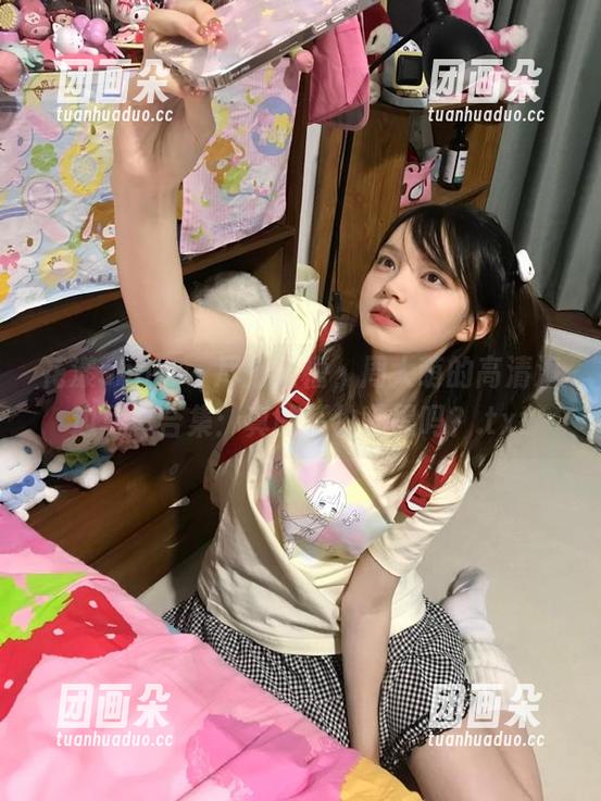 花漾show - 尽情吐槽，周大萌的高清海边写真合集：真的不怕晒黑吗？.txt