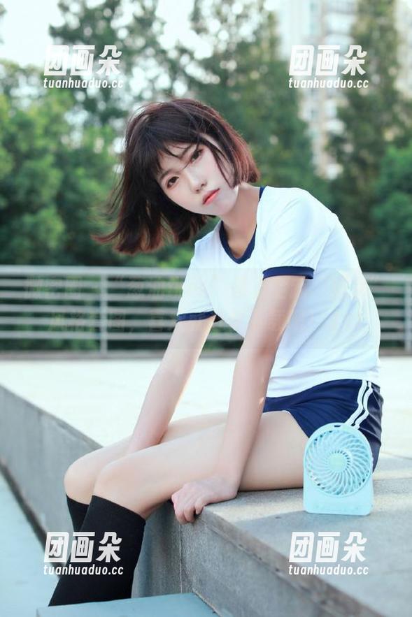 微密圈 - “葱油饼er”奉上全新“猛女”风格套图，喜欢就赶快下载吧！.txt