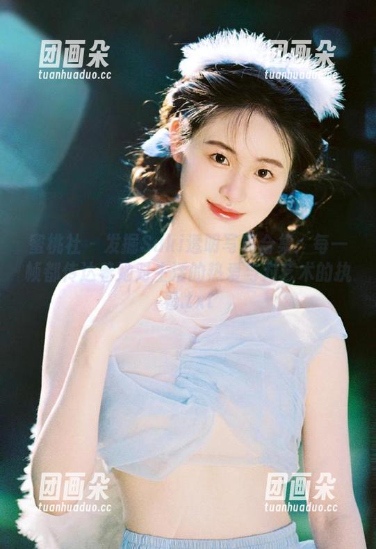蜜桃社 - 发掘Suki透明写真合集：每一帧都传达着她对生活的热爱与对艺术的执着.txt