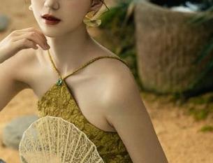 蜜桃社 – 海边的福利岁月：初月写真图集呈现自然与人文的和谐.txt