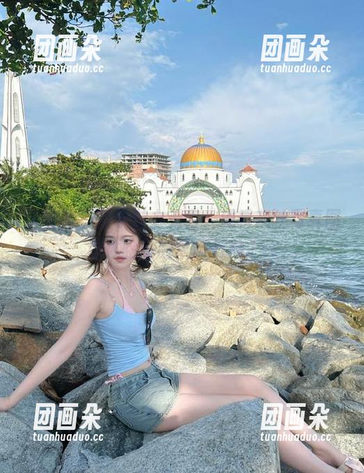 蜜桃社 - 杏子魅力无穷，观看灰丝写真图包体验她的风情万种.txt