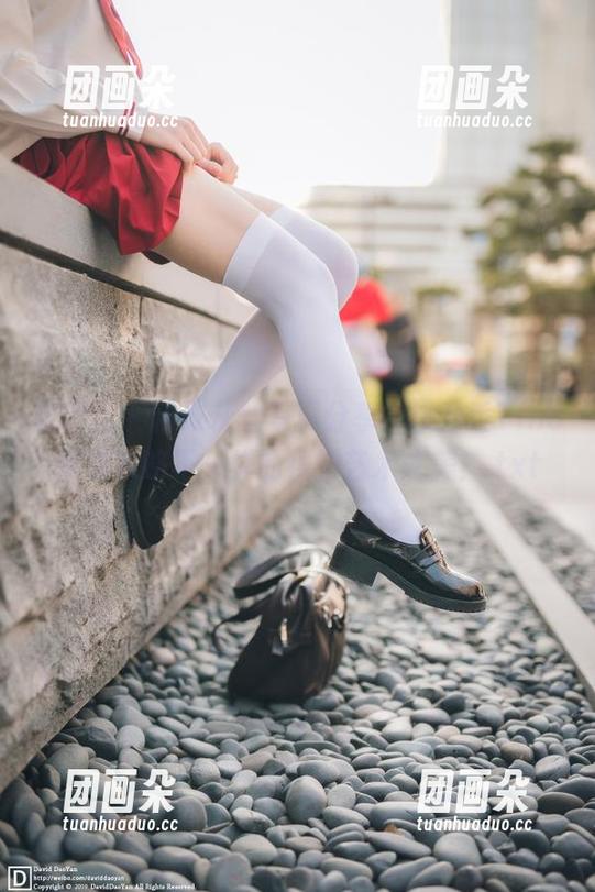 蜜桃社 - 精致灰丝写真分享，桃乃香Tina带你领略不一样的视觉艺术之美！.txt