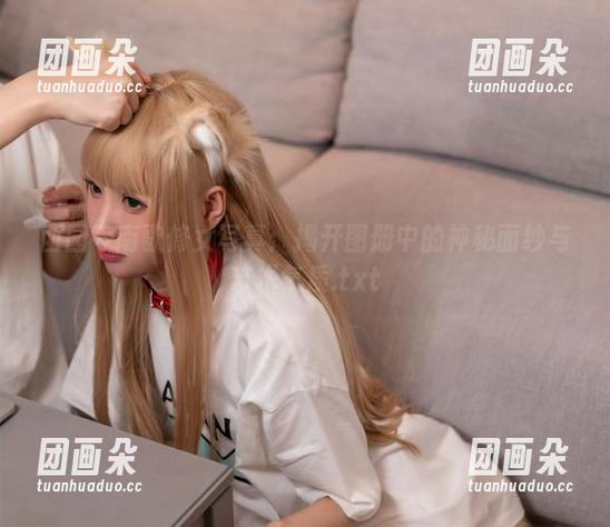 西园寺南歌修女写真：揭开图册中的神秘面纱与艺术气质.txt