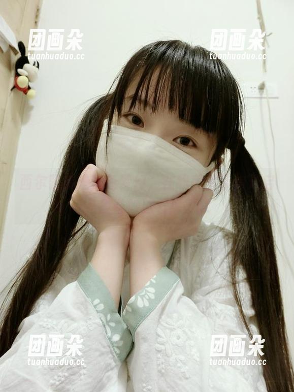 西尔酱传递粉色梦幻，在线美图带你开启一段奇妙旅程！.txt