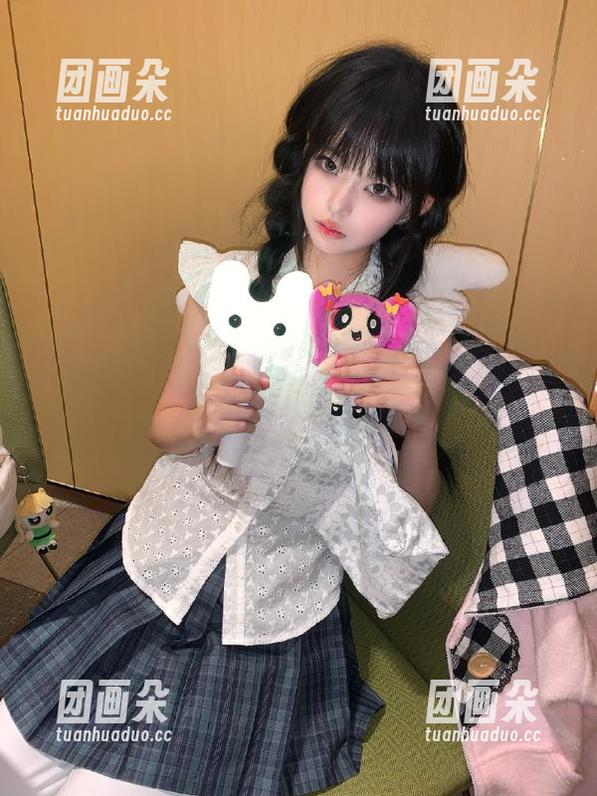 轰趴猫 - 抢眼最新苏小暖网袜写真合集：释放无限魅力与个性.txt