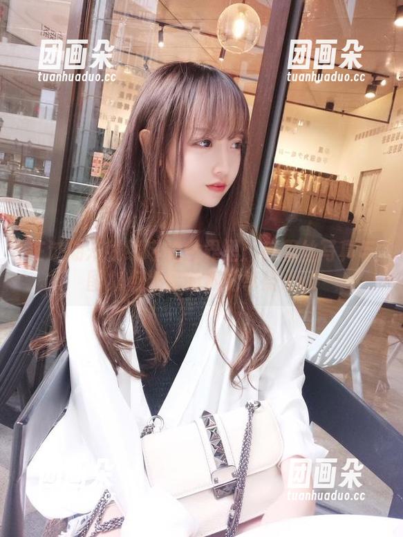 在过期米线线喵的世界里：裤里丝写真与图集点燃你的视觉享受.txt