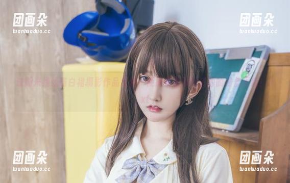 过期米线线喵白裙摄影作品赏析，便捷获取原图资源的最佳渠道！.txt