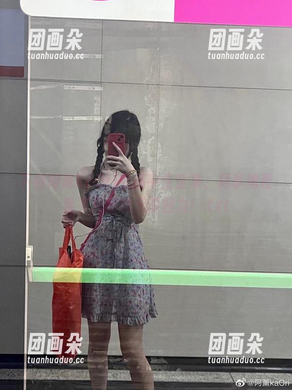 下载阿薰kaOri女高中生全集，尽享她青春岁月里的无限魅力！.txt