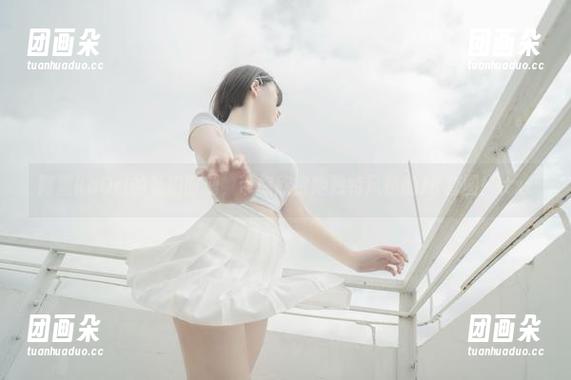 阿薰kaOri的私拍时刻，带你欣赏她独特风格的JK套图！.txt