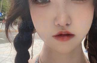 阿薰kaOri的毛衣写真时光：每一张Cos照片都充满温柔与爱.txt