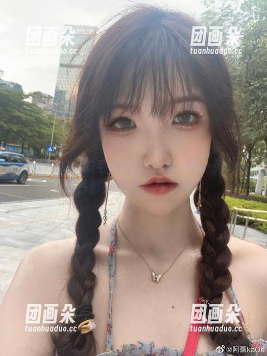 阿薰kaOri的毛衣写真时光：每一张Cos照片都充满温柔与爱.txt