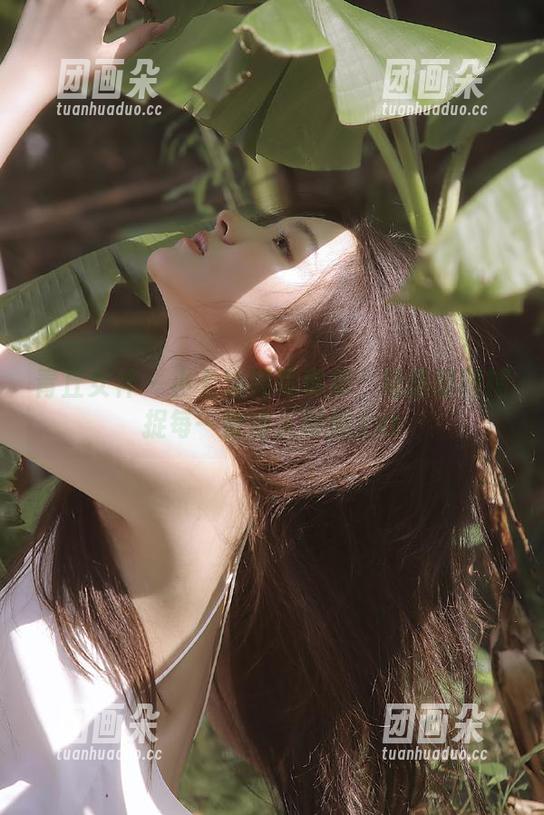 青丘女神-小七 青丘女神 - 小七油亮写真集:精选原图捕捉每一份动人瞬间.txt