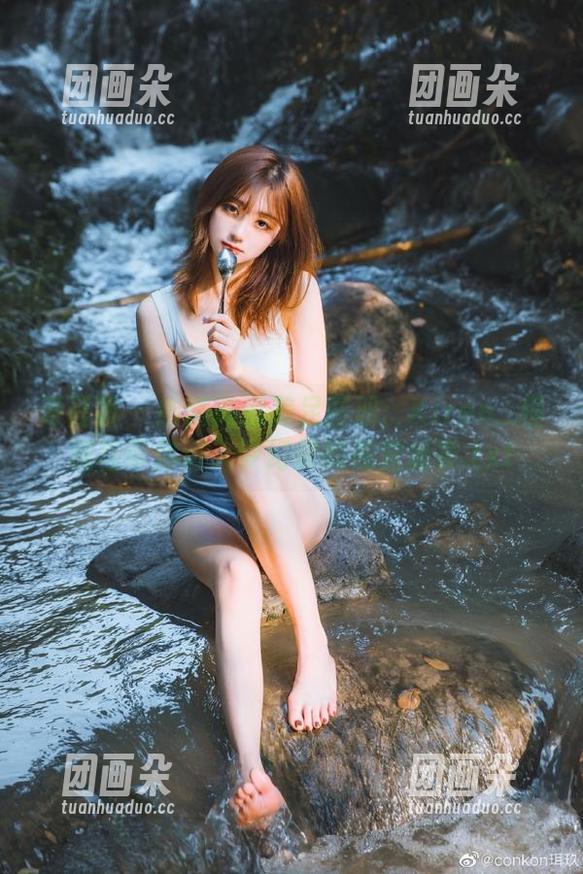 青豆客 - 细腻高清美足图册：Kiren_程程程带你进入梦幻般的视觉盛宴.txt