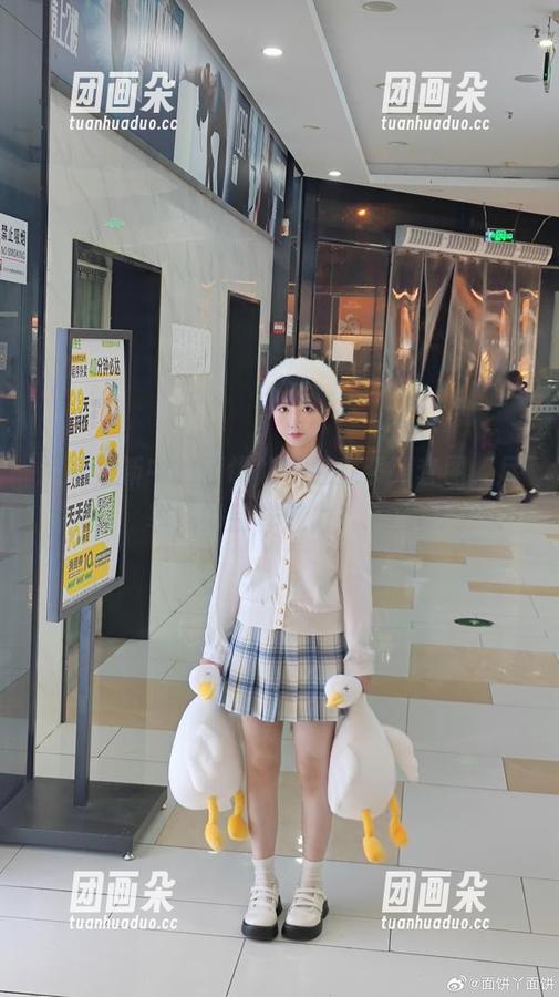 持续更新中的面饼仙儿魅魔系列套图，尽享她的别样魅力！.txt