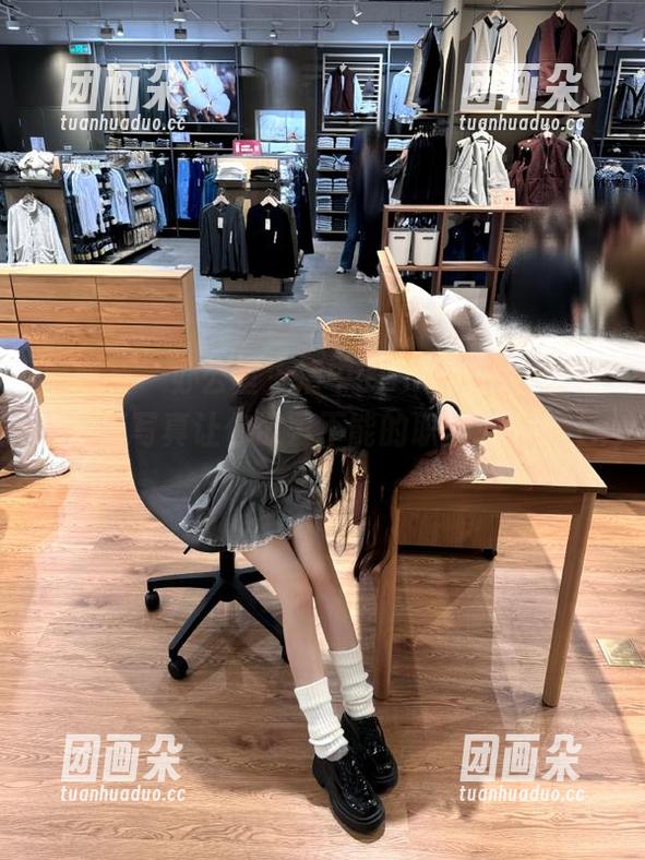 魅妍社 - 办公室生活中的Angela小热巴，高清写真让你欲罢不能的职场风采！.txt