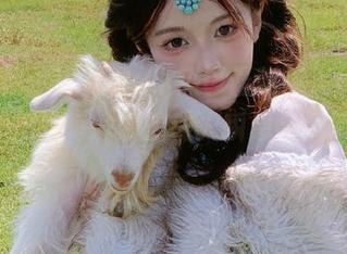 魅妍社 – Angela小热巴最新裤里丝写真合集，捕捉每一刻的动人瞬息与风采！.txt