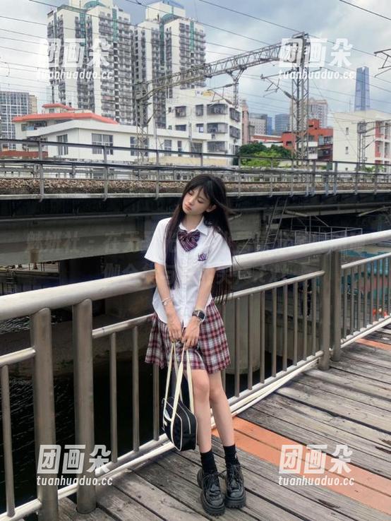 魅妍社 - 在无圣光中，小蕾蕾分享她的瑜伽合集与真实笑声.txt
